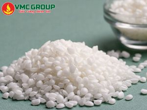 Sáp ong có dạng rắn màu trắng