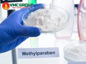 Methylparaben có dạng bột màu trắng