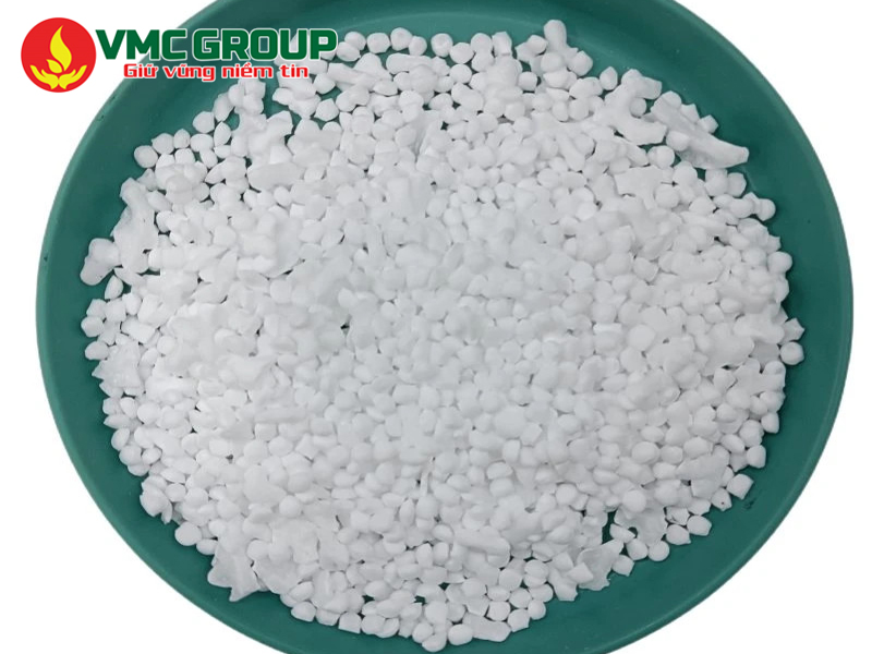 Cetyl Alcohol có dạng sáp màu trắng