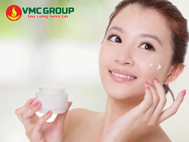 Ứng dụng của dầu khoáng trong mỹ phẩm